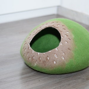 Cat bed, felted cats cave, wool pets house green brown image 4