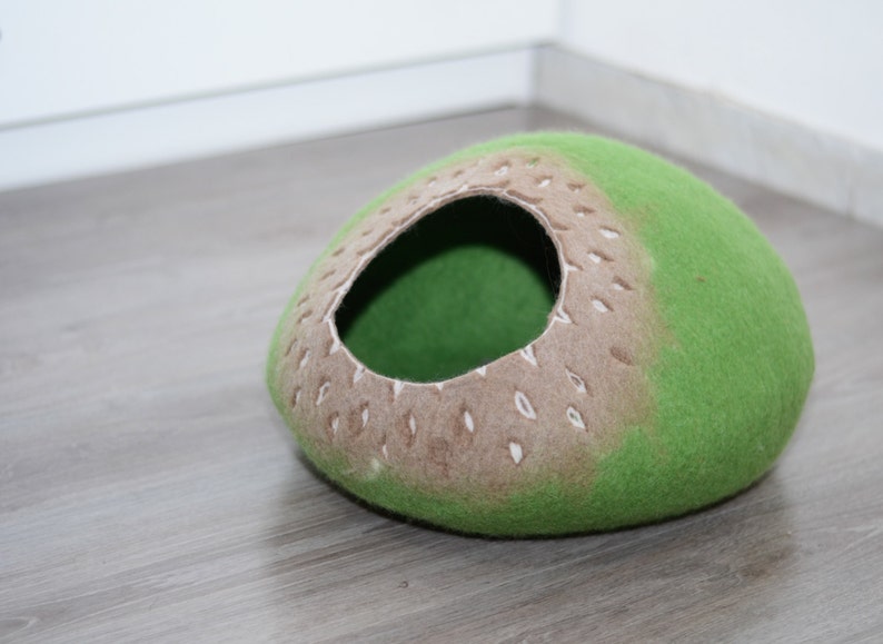 Cat bed, felted cats cave, wool pets house green brown image 4