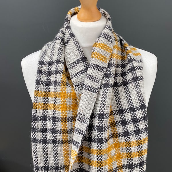 Echarpe en laine tissée à la main, jaune et gris - tissée avec 100% de laine dans les tons jaune, gris, noir et beige - un cadeau doux, chaleureux et luxueux