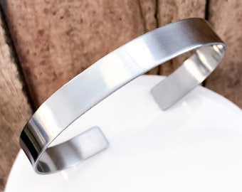 Stainless steel bracelet men Waterproof jewelry Large Wrist Size Option Non tarnish metal plain bracelet for layering Husband boyfriend gift