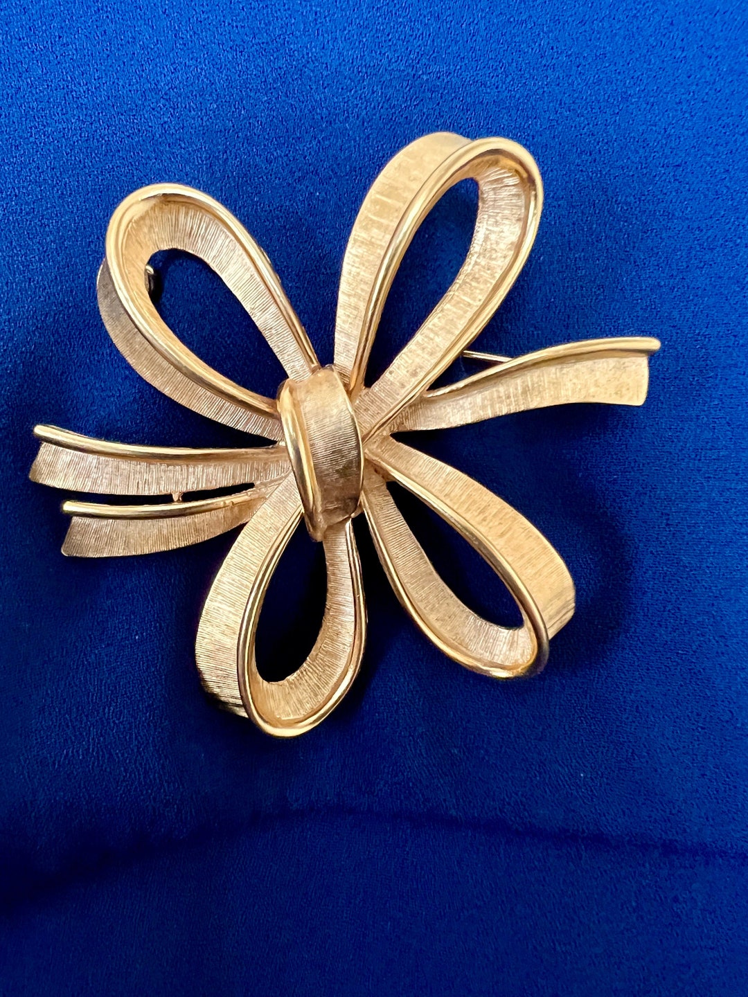 Vintage Bow Brooch Brushed Gold Tone 1980s Great Gift Etsy