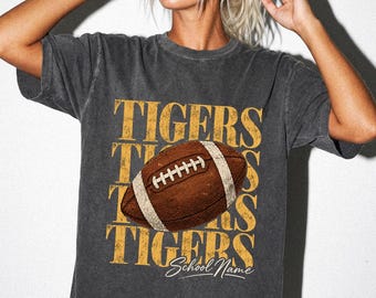 Camiseta de fútbol personalizada Comfort Colors®, camiseta con el nombre de la escuela personalizado, camiseta de fútbol de los Tigers, camiseta para animar al equipo en el día del partido, regalo para mamás aficionadas al fútbol