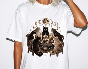 Camiseta de aquelarre de gatos brujos, camiseta de gato negro místico, camiseta de gato con fases lunares, camiseta gráfica de gatos de cristal, regalo gótico para amantes de los gatos
