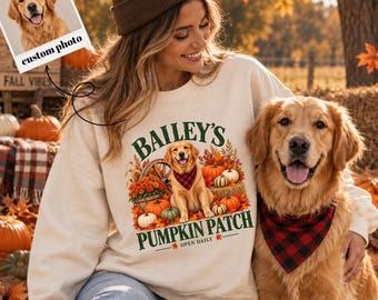 Camiseta personalizada con foto de mascota en un campo de calabazas, camiseta personalizada con el nombre de tu perro, camiseta de otoño para mamás perrunas, regalo de otoño con retrato de mascota, camiseta de Halloween para amantes de los perros