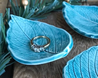 Blue Leaf bowls, Leaf dish, Hydrangea Leaf Bowl, eco-friendly gift, Hydrangea Leaf Dish, Leaf Soap dish, Hydrangea Spoon rest, Gift for Mom