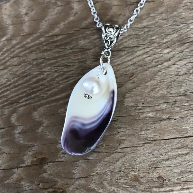 Wampum Pendant Purple Wampum Shell Necklace with FW Pearl