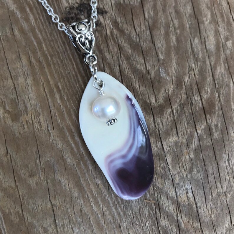 Wampum Pendant Purple Wampum Shell Necklace with FW Pearl