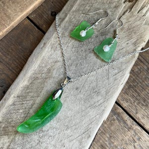 Handmade Real Green Sea Glass Jewelry Set – Beach Glass Necklace & Earrings Freshwater Pearls and genuine Cape Cod Seaglass