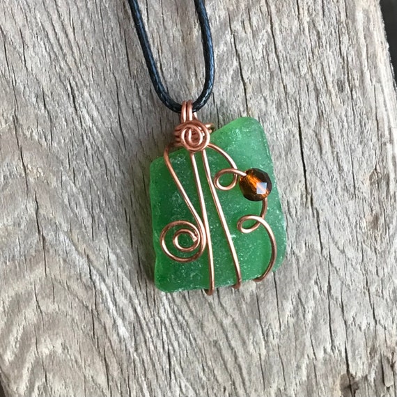 Green sea shop glass necklace