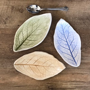 Leaf spoon rests, Leaf dish for jewelry, Leaf pottery bowls, blue leaf soap dish, leaf Spoon Rest, leaf jewelry dishes