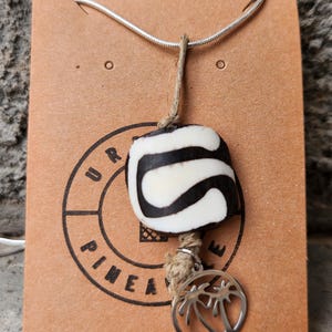 Collier pendentif palmier en batik de Java, style surf, marin, bord de mer, ananas, style urbain