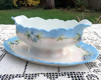 Salsiera antica MZ Habsburg Austria con sottopiatto, motivo floreale blu e bianco