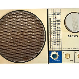 SONY 80&#39;s Portable Radio/White ICF-S30W/Working 2 Band Am/Fm Radio/Made in Japan/Battery Op Transistor Radio/Battery Cover & Antenna Missing