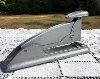 Silver Swingline Stapler/Swingline Speed Stapler/Retro Desktop Stapler/60's Office Stapler/Industrial Office/#4 Swingline Stapler/WORKS!