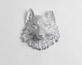The Frisco - Silver Mini Resin Wolf Head Wall Decoration - Resin White Faux Taxidermy- Chic & Trendy - Kids Room Woodland Decor