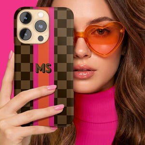 Custodia per telefono personalizzata con iniziale, nome personalizzato, iPhone 17e, 16, 15, 14, 13, Magsafe, Pro Max, Plus, Mini, monogramma, motivo a quadri marroni, a righe