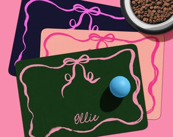 Alfombrilla personalizada para comida de perro, varios tamaños, mantel individual para comida de mascotas, alfombrilla personalizada para mascotas, monograma para mascota, gato, nombre, elige colores, lazos, coqueta