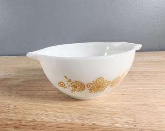 Pyrex Butterfly Gold 441 Bowl 1.5 Pt