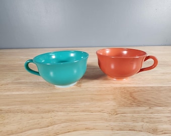 Set of 2 Vintage Hazel Atlas Ovide Platoonite Coffee Mugs Tea Cups