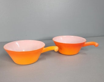 ファイヤーキング　オレンジのボウルセット　ヴィンテージ　アンティック One Orange and Red Anchor Hocking Fire King Handled Bowl MULTIPLES