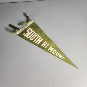 Vintage South Hi Mount Souvenir Felt Pennant Flag