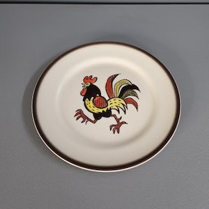 Metlox Poppytrail California Red Rooster Dinner Plate