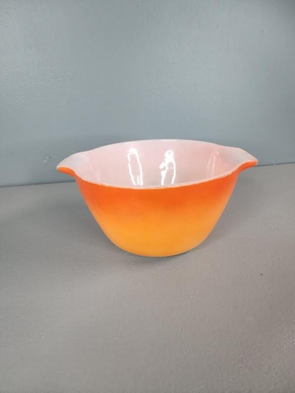 Vintage Rubbermaid Party Plan Orange Dual Spout Mixing Bowl Rare JA5-2928 1