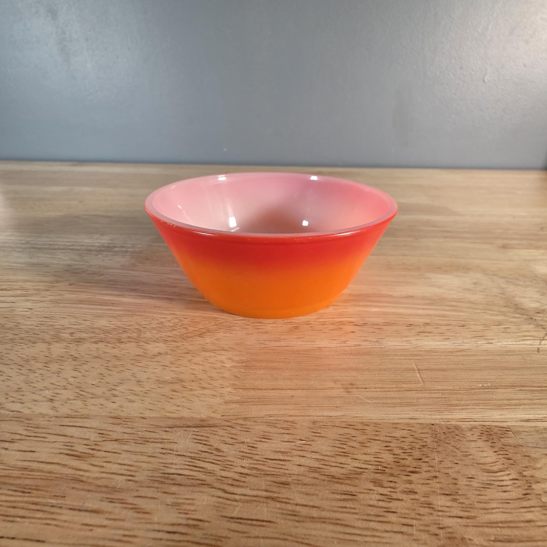 Fire-King ボウル8個　クリスマスカラー Orange and Red Anchor Hocking Fire King 8 Oz Bowl Multiples