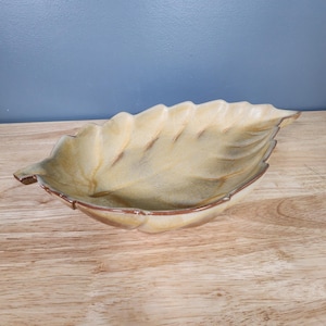 Frankoma 225 Prairie Green Leaf Pattern Tray 18&quot;