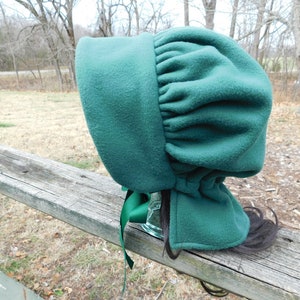 Amish winter bonnet, green bonnet, winter hat, wool hat, pioneer bonnet, amish bonnet, mennonite bonnet, 1800s era dress, virtious woman,hat