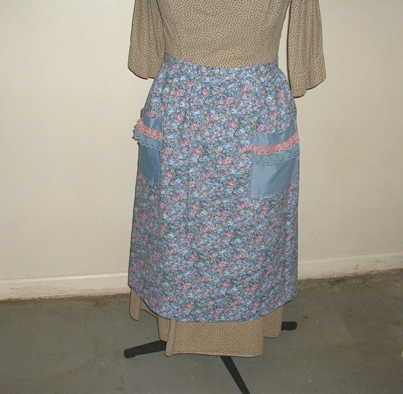 Country apron with pockets lace apron pioneer apron vintage Etsy