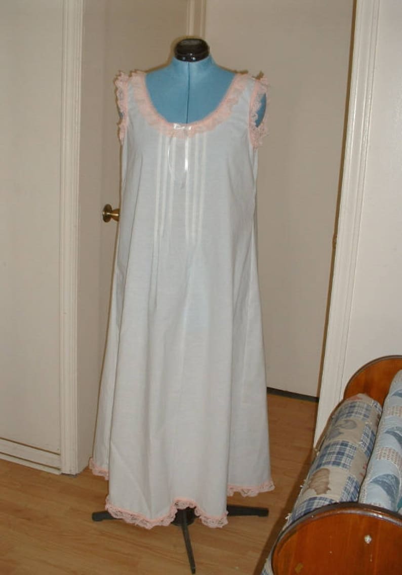 Woman pioneer nightgown chemise old fashioned heirloom Etsy