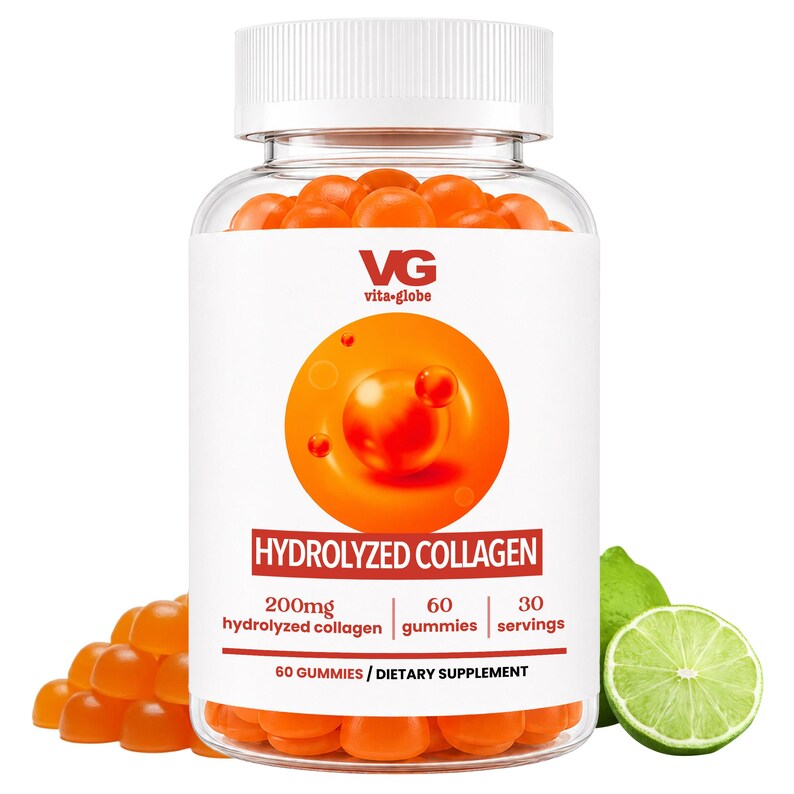 Puede incluir: Un frasco de pl&aacute;stico transparente lleno de suplementos en gomitas de color naranja. La etiqueta blanca presenta el texto VG vita globe, HYDROLYZED COLLAGEN, 200mg hydrolyzed collagen, 60 gummies, 30 servings y 60 GUMMIES / DIETARY SUPPLEMENT. Una lima se encuentra al lado.
