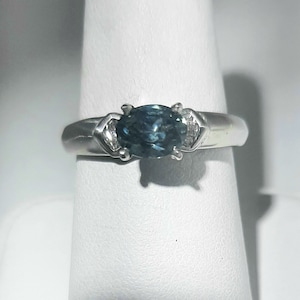 Montana sapphire platinum ring