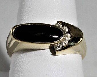 14k gold Onyx Diamond ring