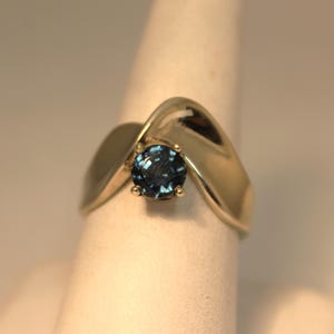 Anello in oro bianco Montana Sapphire