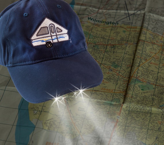 Aliner Camp Gear Navy Baseball Cap Happy Camper, Camping Gear, Night Lighting