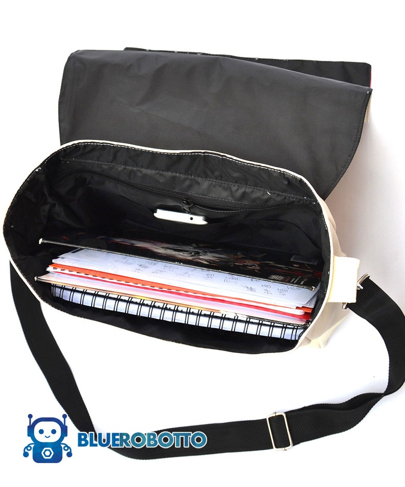 Crossing items messenger bag