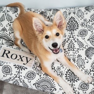 Farmhouse Dog Bed Cover - Personalized Dog Bed - Pet Bedding - Custom Pet Bed - Cat Bed - Washable Dog Bed - Floor Cushion - Black and White
