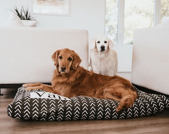 Dog Bed Cover - Black and White - Arrow Dog Beds - Personalized Dog Bed - Custom Bed - Pet Beds - Farmhouse Dog Bed - XS to XL - Washable