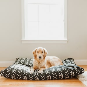 Dog Bed - Black Dog Bed Cover - Arrow Dog Bed - Pet Pillow - Washable Dog Bed - Custom Dog Pillow - Modern Farmhouse Dog Bed - Puppy Pet Bed