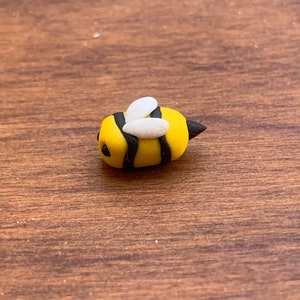 Miniatur Biene, kleine Ton-Biene, Bienen-Figurine, Polymer Clay Biene
