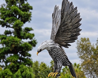 Life-size Handcrafted Metal Bald Eagle Sculpture,  Outdoor Garden Statue (35"H)
