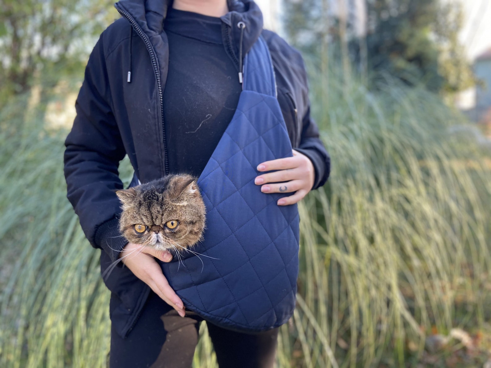 Cat sling carrier in blue quilted cotton. Styled in Italy. Etsy