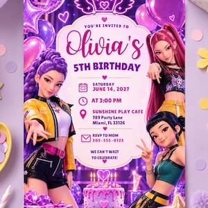 Può includere: Un invito di compleanno a tema viola per il 5° compleanno di Olivia il 14 giugno 2027 alle 15:00 presso Sunshine Play Cafe. Il design presenta tre personaggi animati, una torta di compleanno con candeline e i dettagli RSVP a Mom al 305-555-0123.