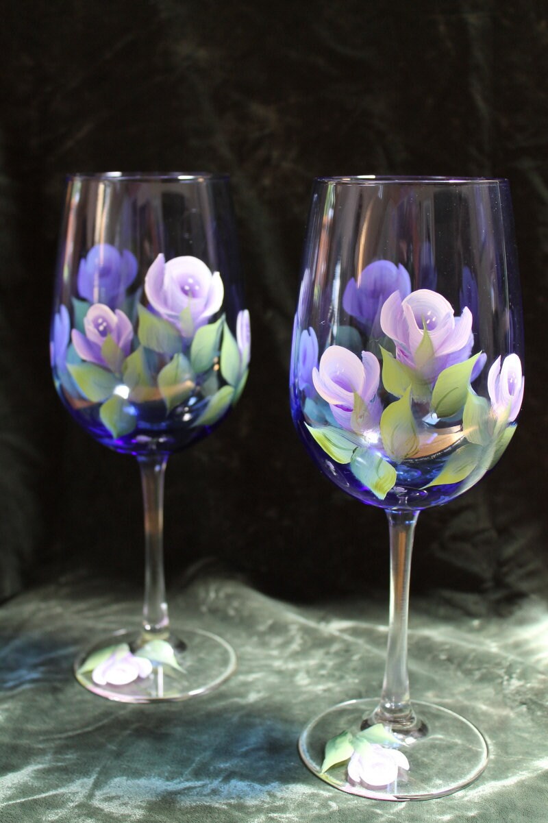 Discover colored Tubular wine glasses set of 4 here