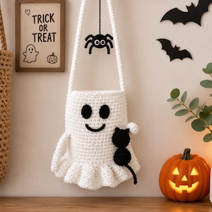 Crochet Ghost Amigurumi Pattern, Halloween Trick-or-Treat Bag (PDF)