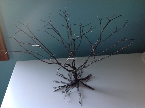 Metal wire Tree wall sculpture decoration or jewelry tree.