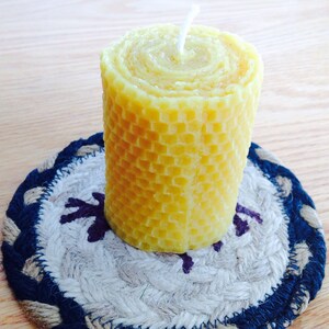 qty of 3    2&#39;&#39;x3&#39;&#39; honeycomb 100% pure Beeswax solid candle