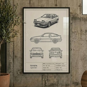 Peut inclure: Une impression technique encadrée représentant une Toyota Sprinter Trueno AE86. L'affiche présente une vue en perspective, un profil latéral, une vue avant et une vue arrière de la voiture, avec un tableau de données listant 165 ch et 4A-GE DOHC.